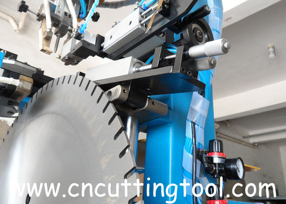 Brazing center automatic feeding solder, brushing flux,rotate saw blade brazing machine