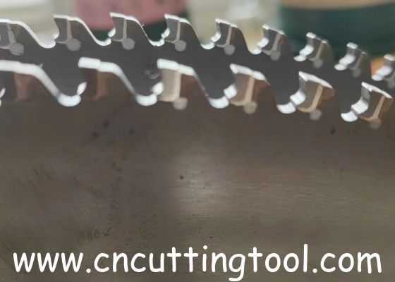 Aluminum cut tungsten carbide tipped saw disc and steel core with material 80CrV2