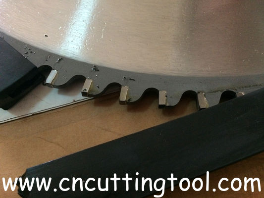 Aluminum Cutting TCT Saw Blade with 90Z Teeth Number 8CrV Body 43 Diameter 710mm