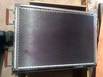 Honeycomb chase plate for automatic die cutting and foil stamping machine