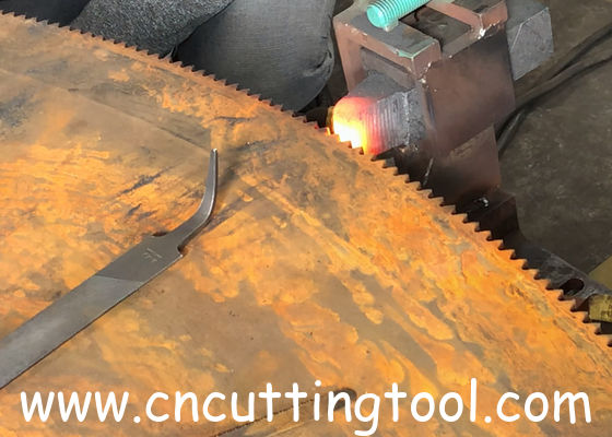 Electrode saw blade tooth hardening machine for hot saw blade