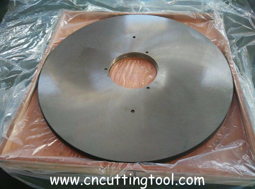 Hot cutting circular saw blade flat and with hub for cutting steel profile