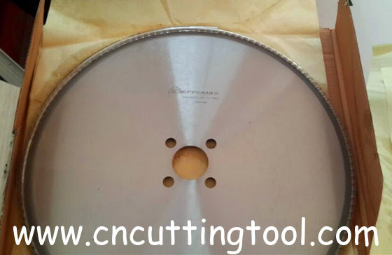 Lamelle de scie à pointe de carbure de tungstène en acier inoxydable tranchée de 450 mm de diamètre TCT