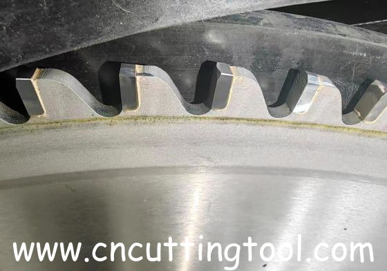 Coupe de tubes en acier au carbone TCT Lamelle de scie circulaire Coupe murale pour tuyaux et tubes